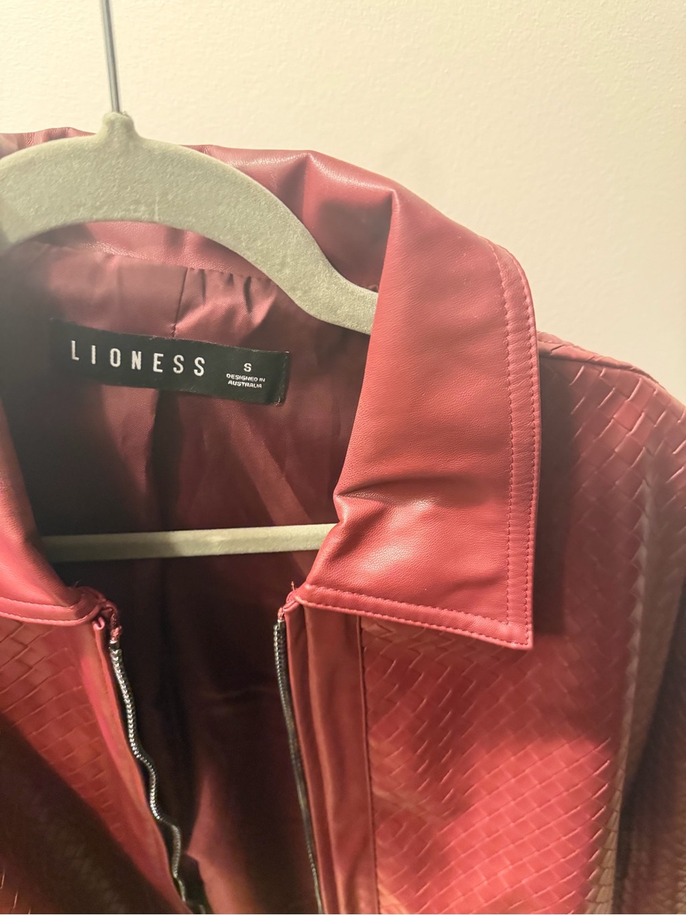 Lioness Kenny Bomber - Picture 6 of 6